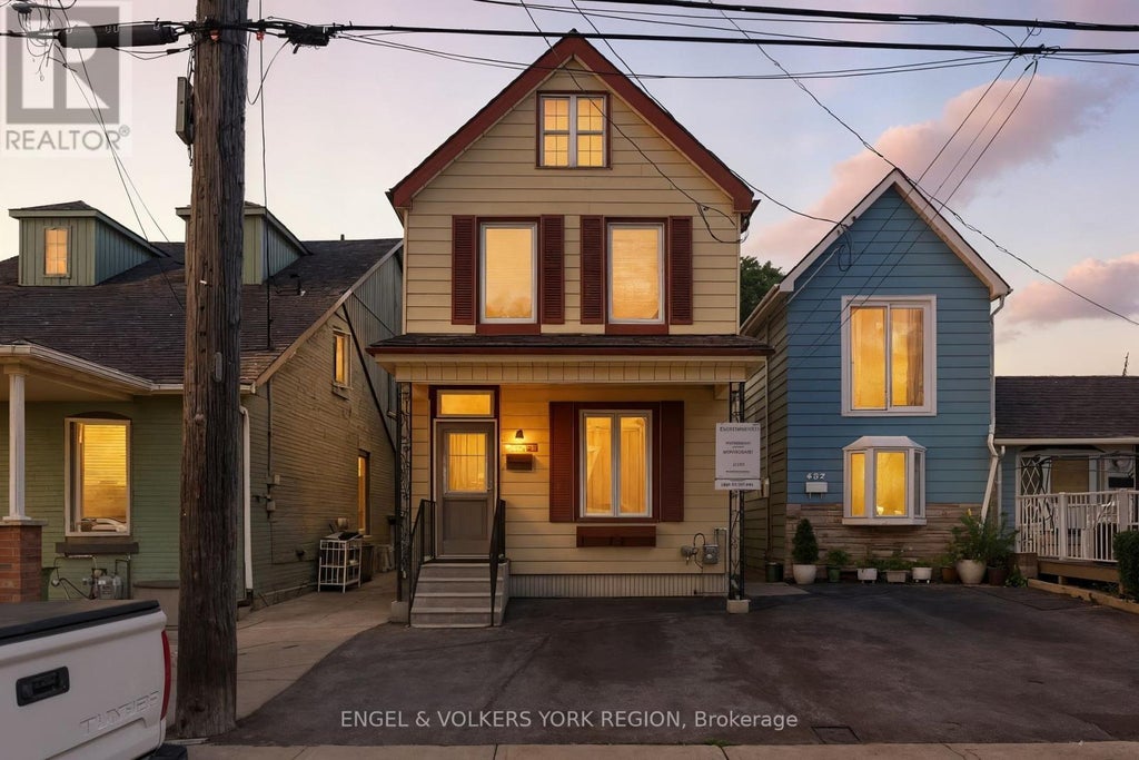 484 John Street N, Hamilton (north End)