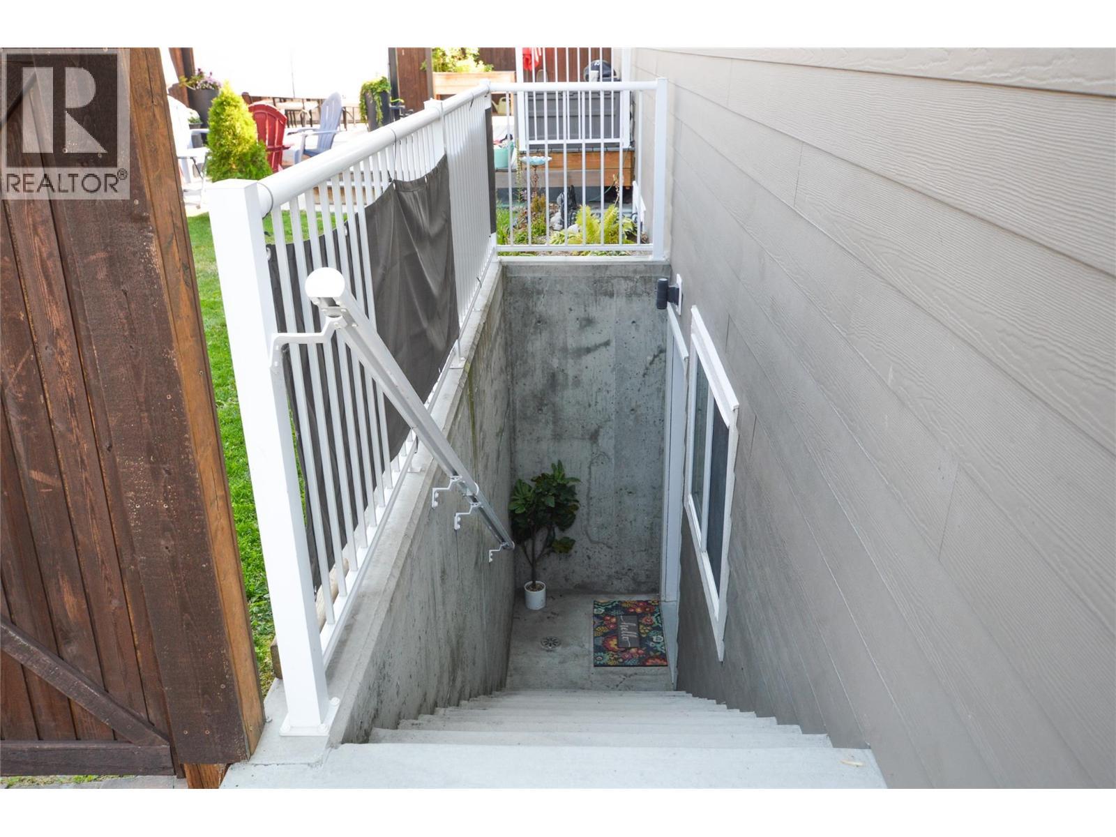 10126 Rand Street. Summerland, British Columbia