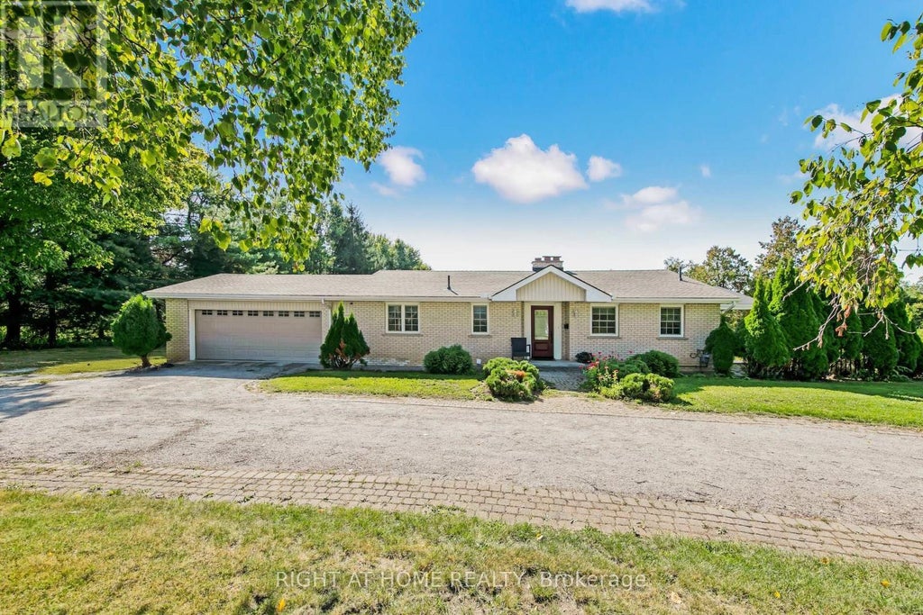 1905 Lockhart Road, Innisfil