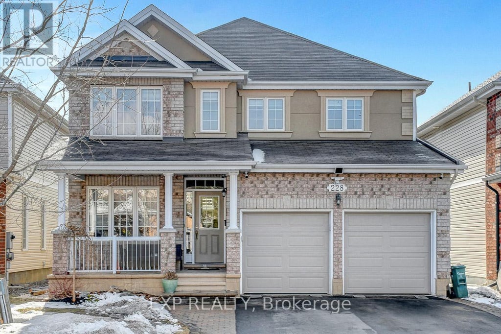 228 Hidden Meadow Avenue, Ottawa