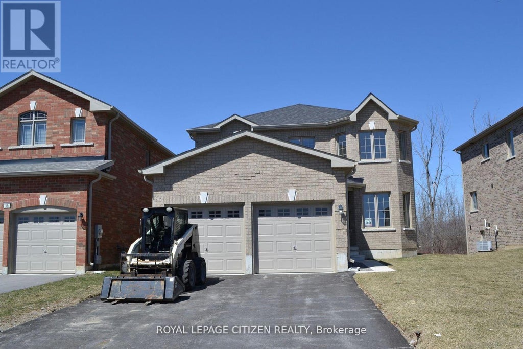 41 Carew Boulevard, Kawartha Lakes (ops)