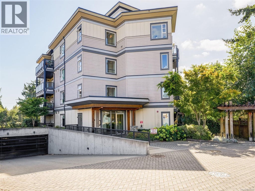 202 7182 West Saanich Road, Central Saanich