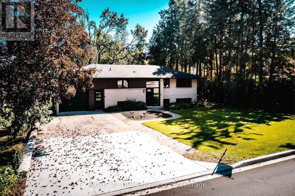 221 Victoria Street E, Southgate