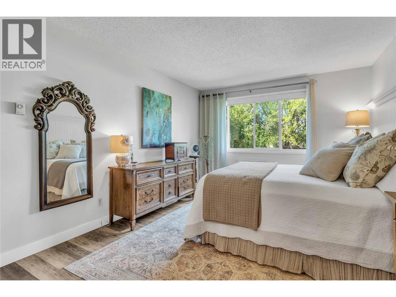 1056 Bernard Avenue Unit# 216. Kelowna, British Columbia