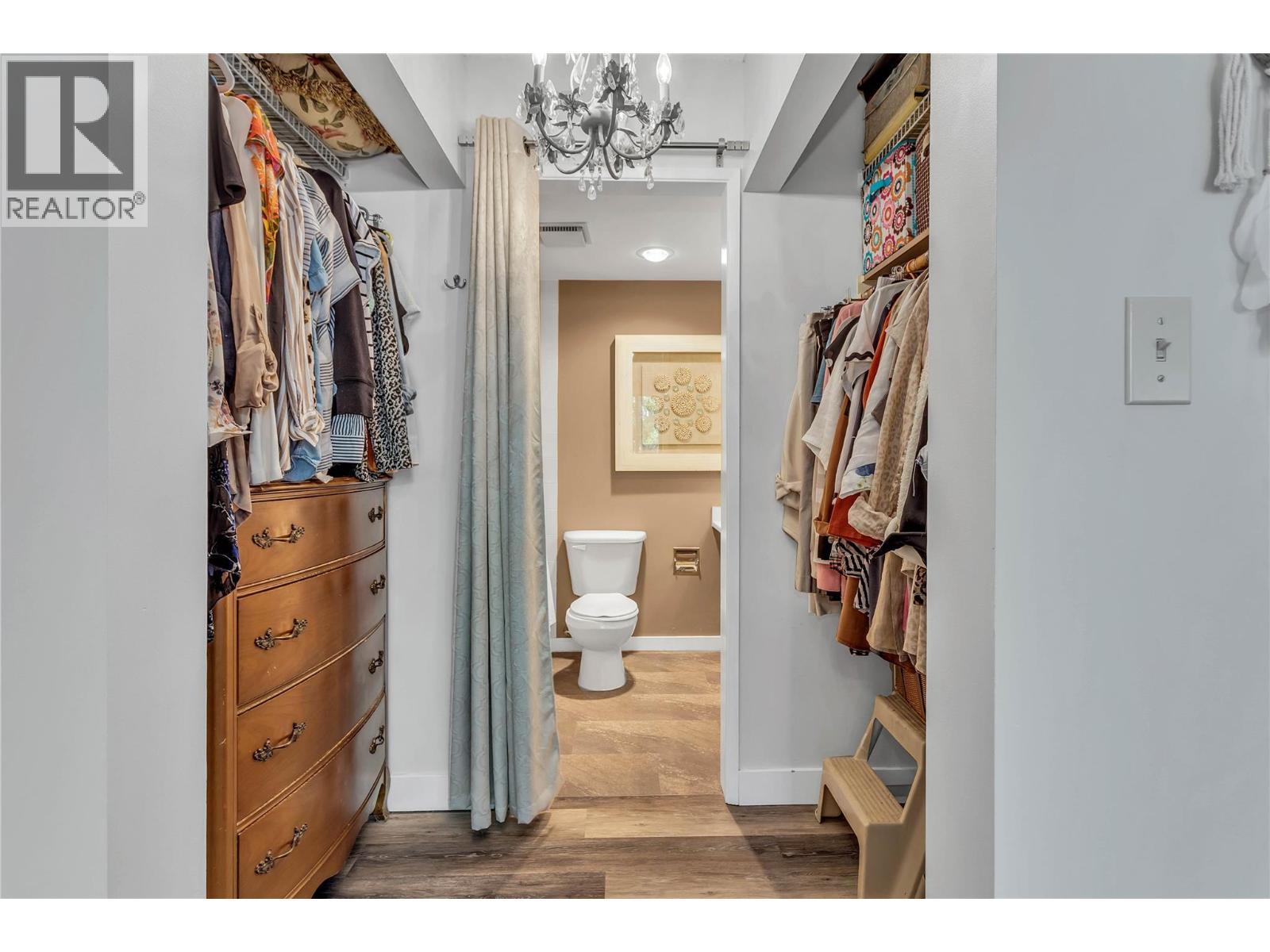 1056 Bernard Avenue Unit# 216. Kelowna, British Columbia