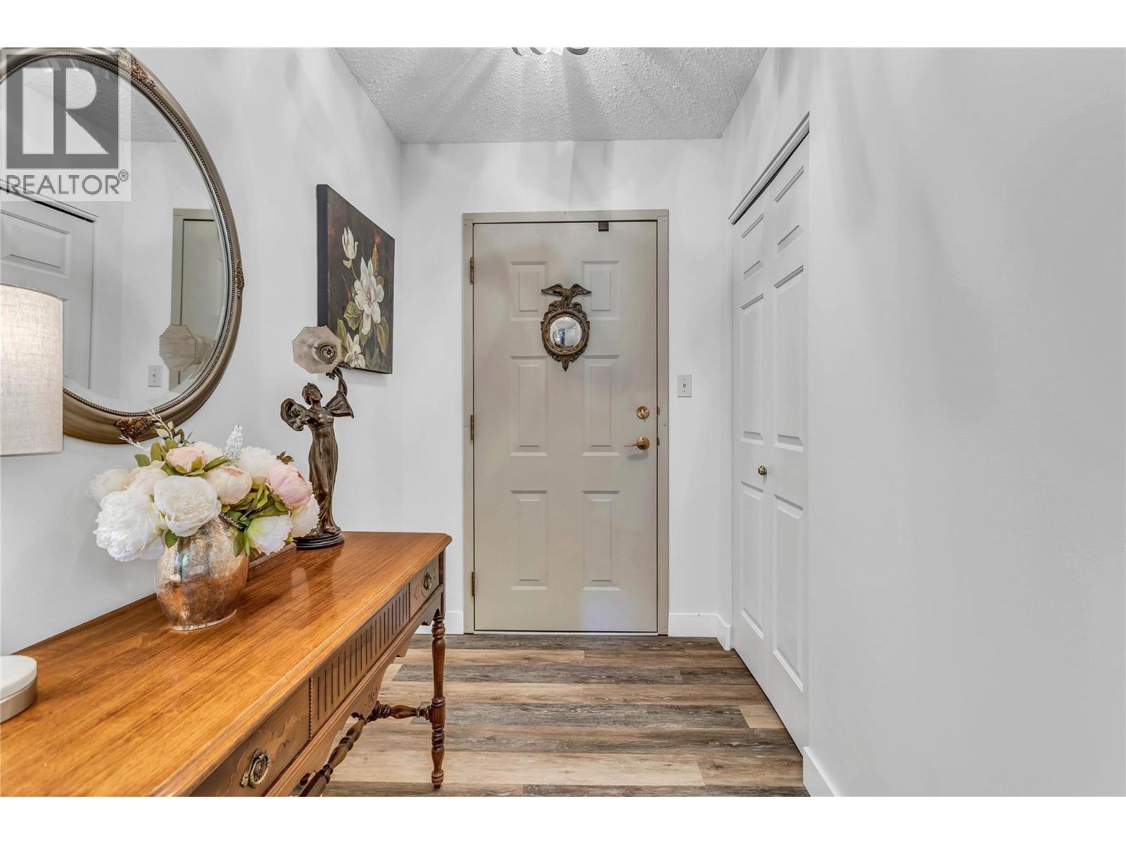 1056 Bernard Avenue Unit# 216. Kelowna, British Columbia