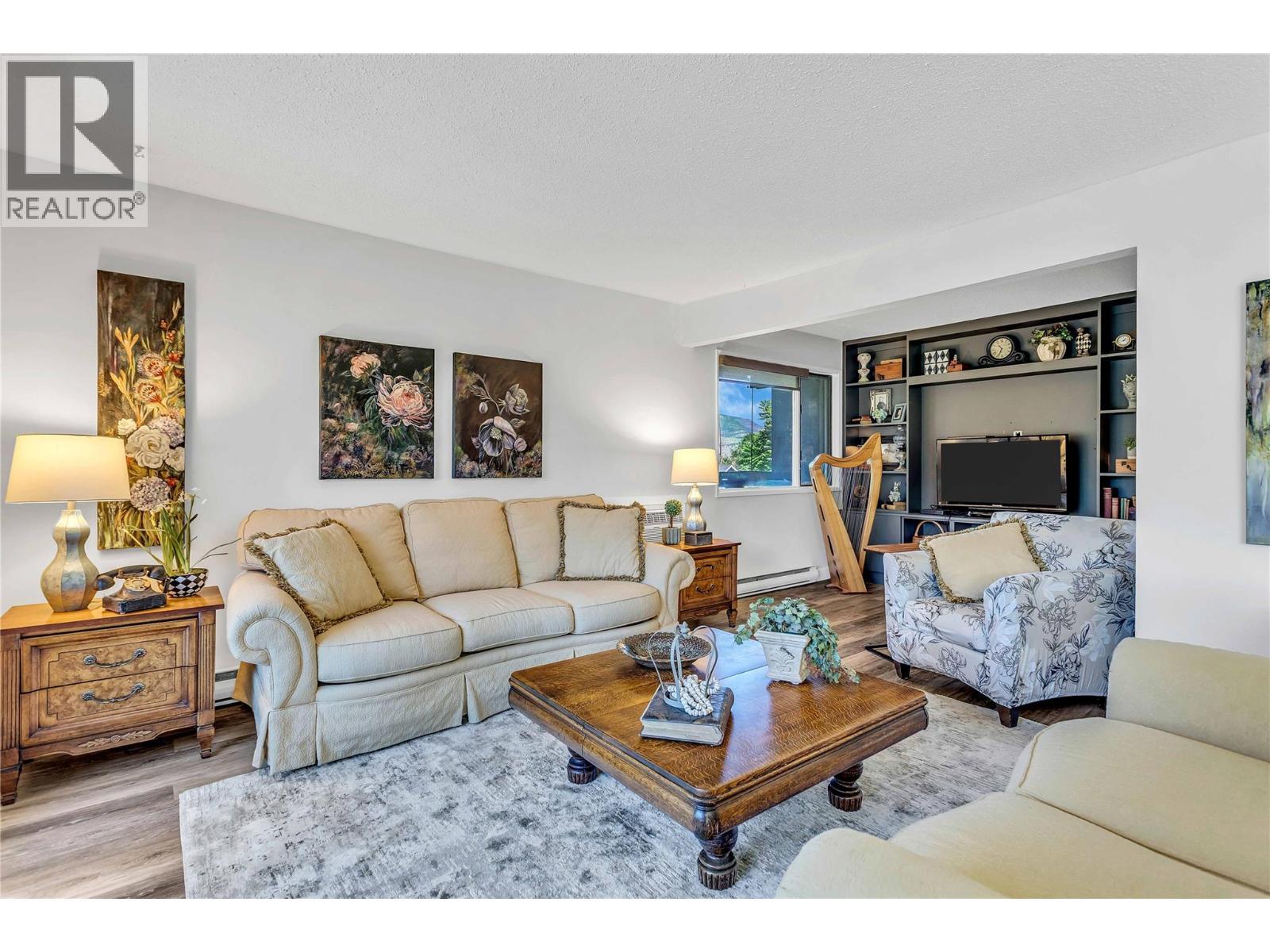 1056 Bernard Avenue Unit# 216. Kelowna, British Columbia