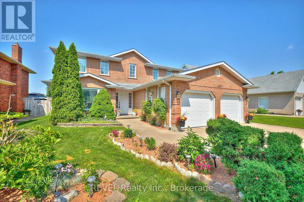 8007 Oakridge Drive, Niagara Falls (mt. Carmel)