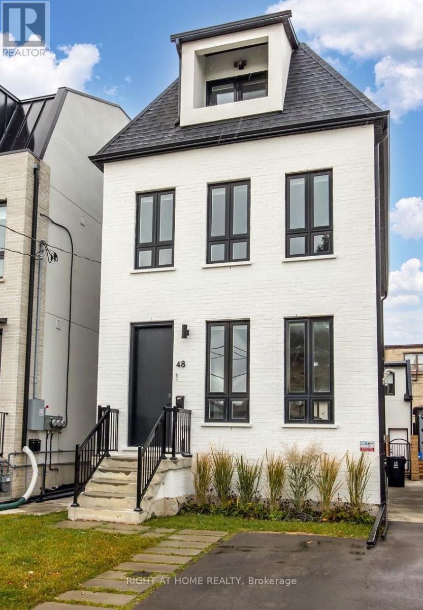 48 Lanark Avenue, Toronto (humewood-Cedarvale)