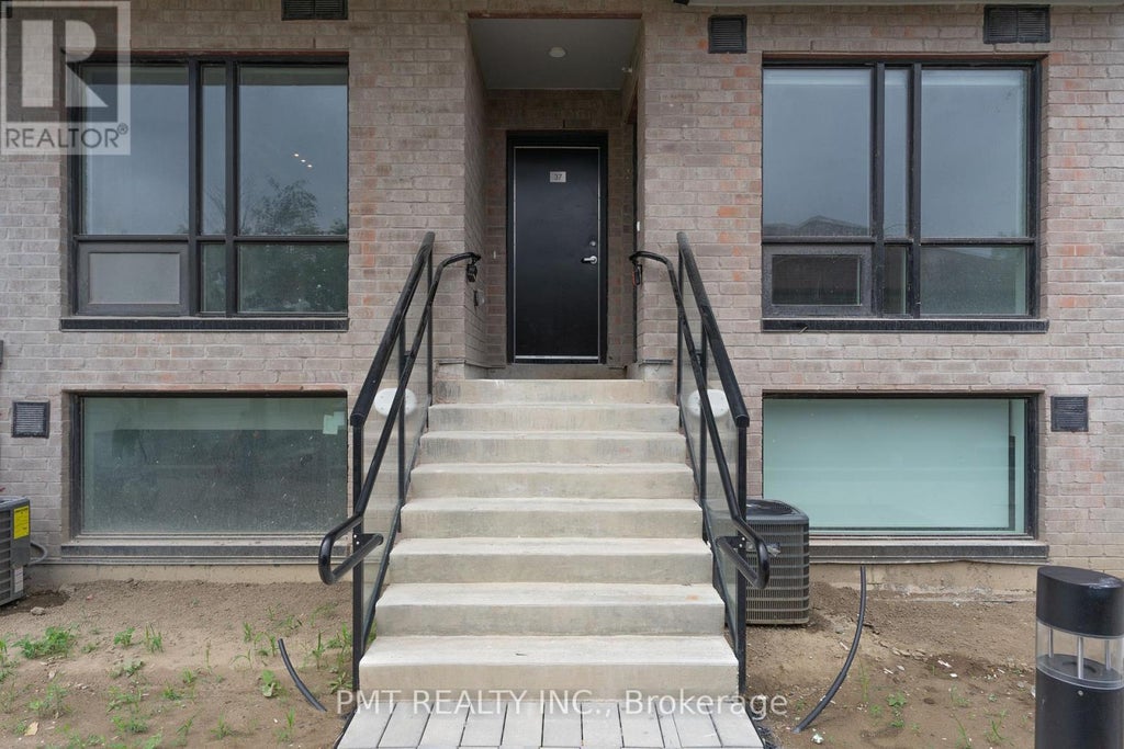 37 - 851 Sheppard Avenue W, Toronto (clanton Park)
