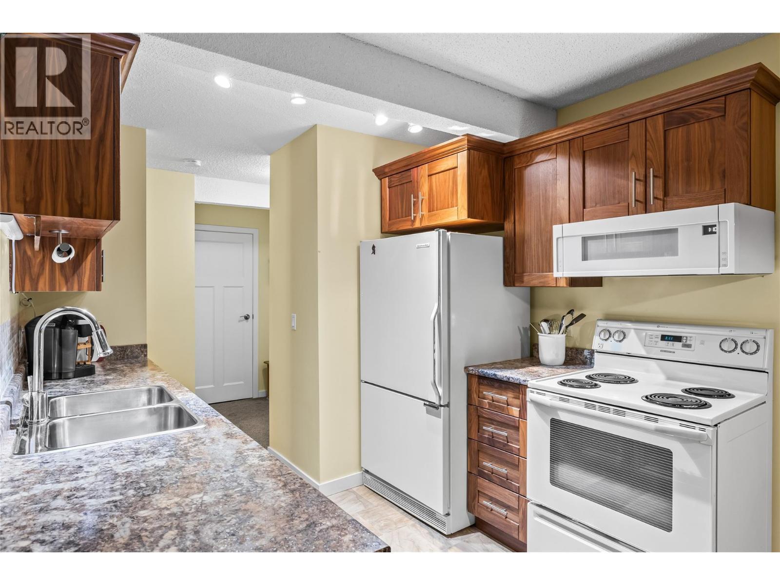 60 Wolverine Road Unit# 413. Big White, British Columbia