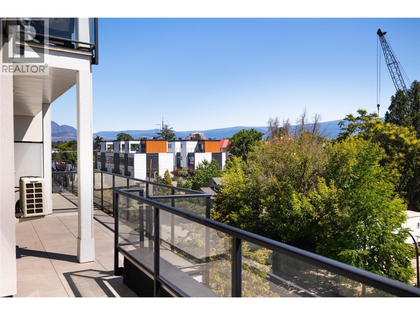 604 Cawston Avenue Unit# 415. Kelowna, British Columbia