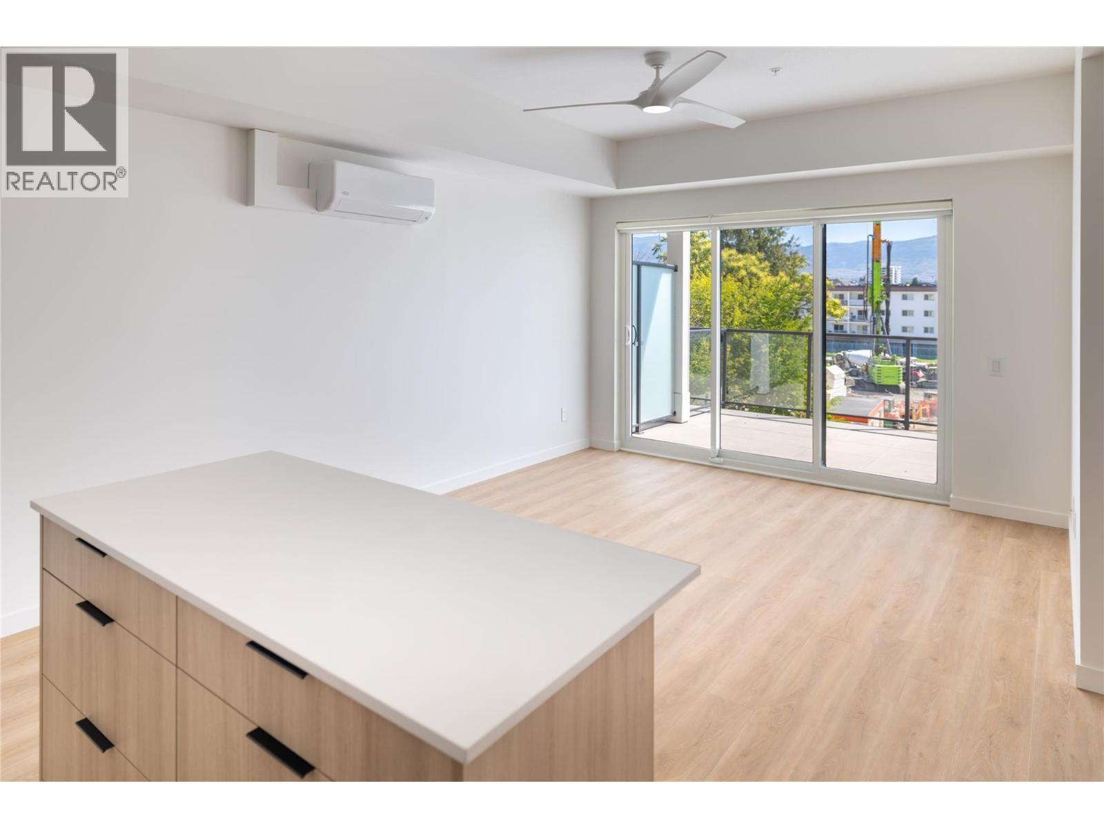 604 Cawston Avenue Unit# 415. Kelowna, British Columbia