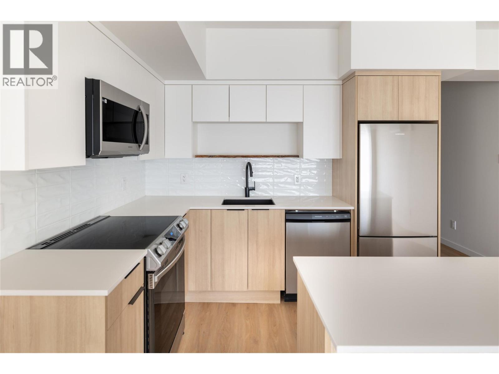 604 Cawston Avenue Unit# 415. Kelowna, British Columbia