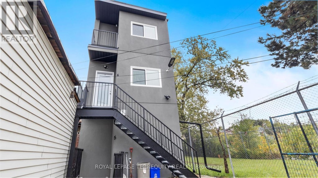 4 - 646 Lansdowne Avenue, Toronto (little Portugal)