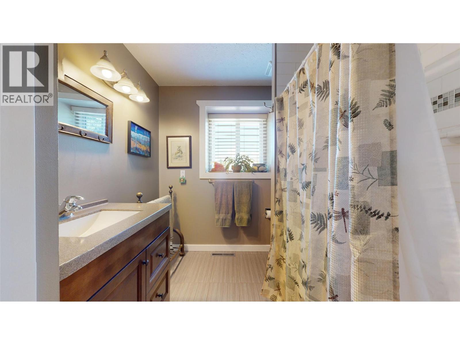 205 Greasewood Avenue. Oliver, British Columbia