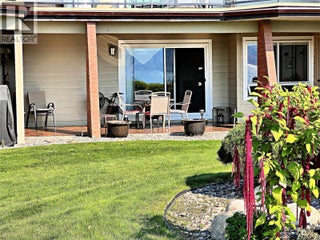 4340a Beach Avenue Unit# 102. Peachland, British Columbia