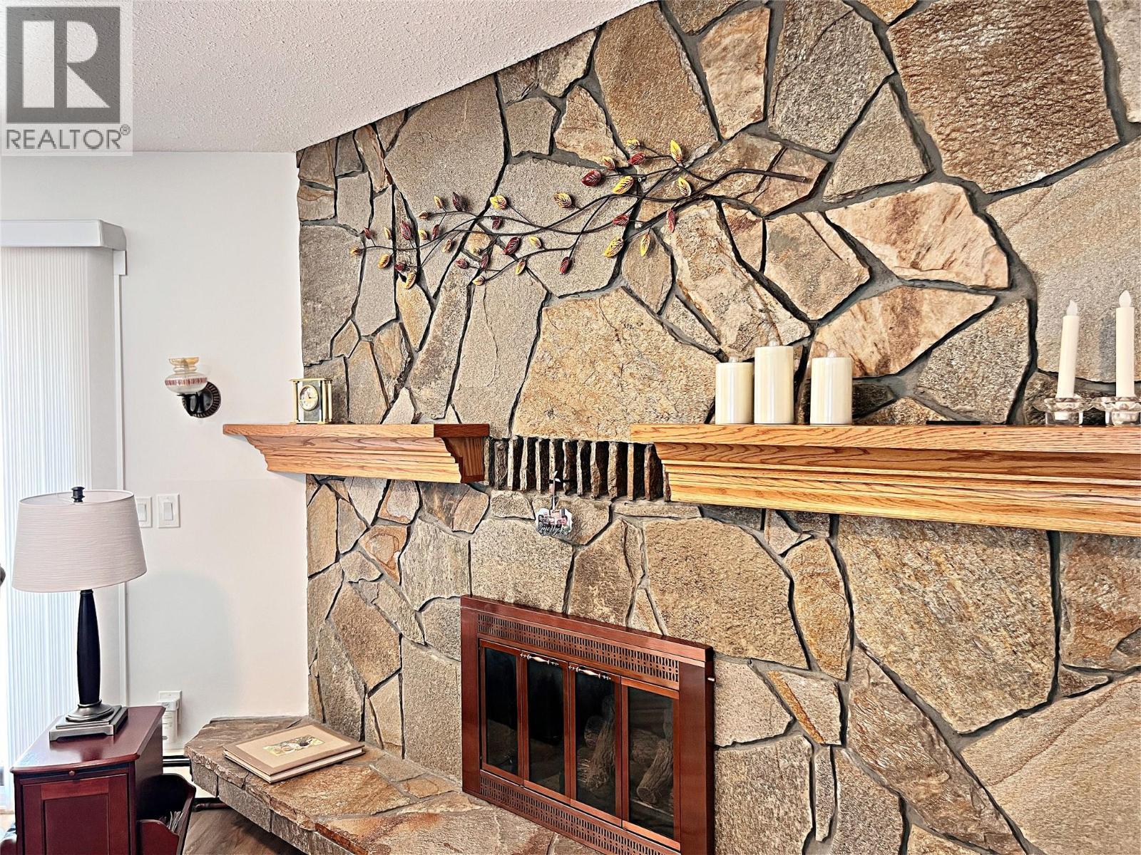 4340a Beach Avenue Unit# 102. Peachland, British Columbia