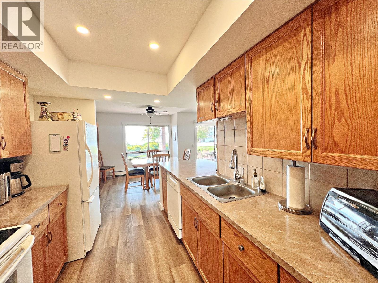 4340a Beach Avenue Unit# 102. Peachland, British Columbia