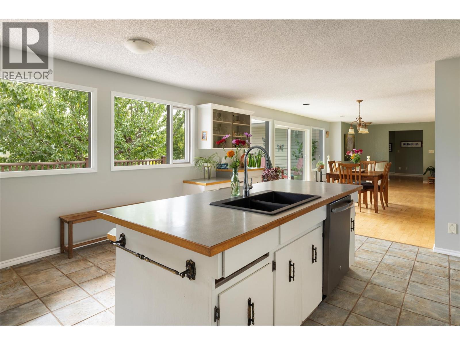 10108 Venables Drive. Coldstream, British Columbia