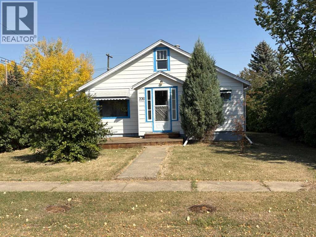 220 Lady Vivian Avenue W, Galahad