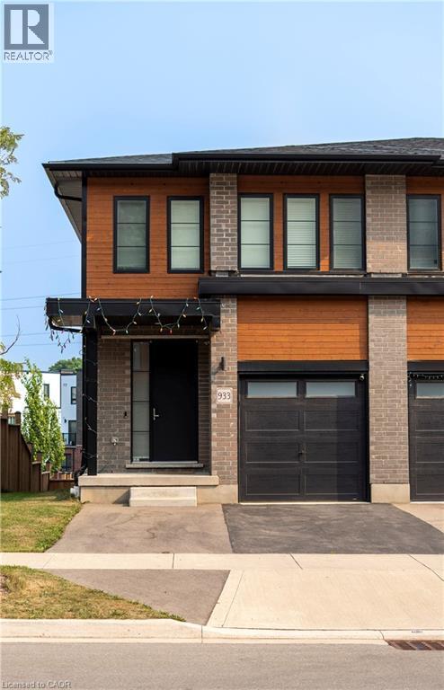 933 Robert Ferrie Drive, Kitchener