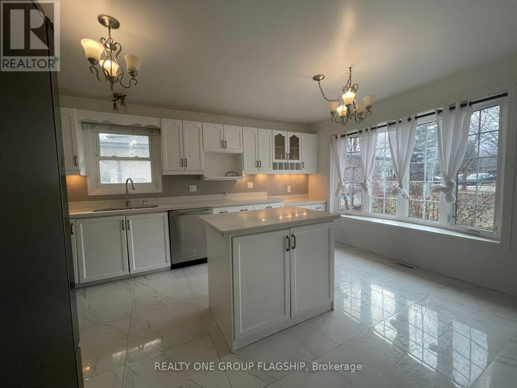 2358 Thorn Lodge Dr Drive, Mississauga (sheridan)