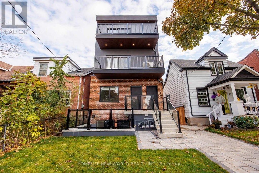 Lease - 1 - 43 Batavia Avenue, Toronto (rockcliffe-Smythe)