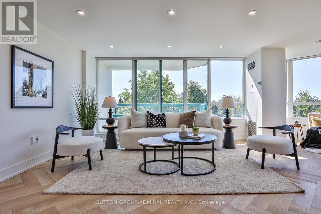 610 - 7250 Yonge Street, Vaughan (crestwood-Springfarm-Yorkhill)