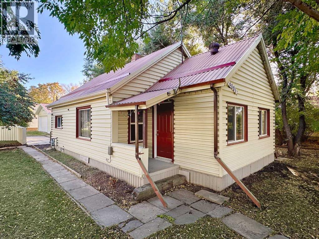 4801 50 Avenue, Mayerthorpe