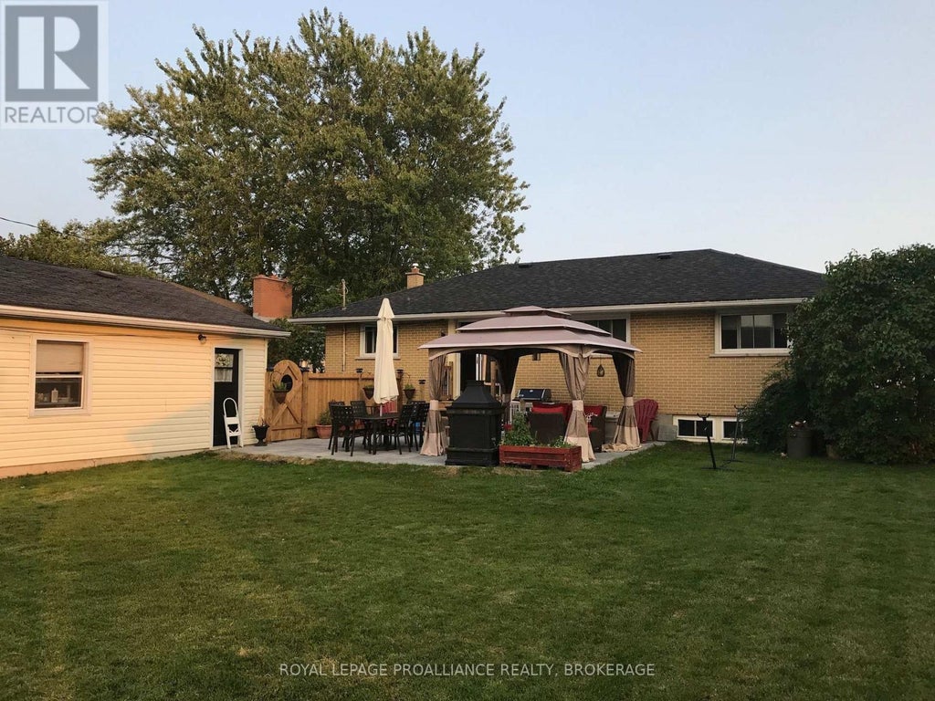 70 Briscoe Street, Loyalist (amherstview)