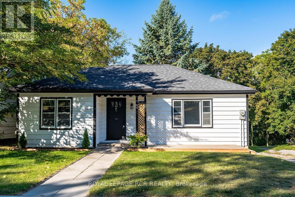 16948 Bayview Avenue, Newmarket (central Newmarket)