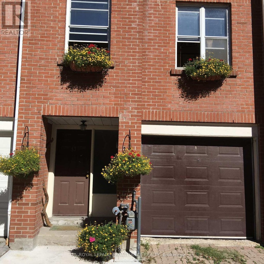 13 Portneuf Court, Toronto (waterfront Communities)