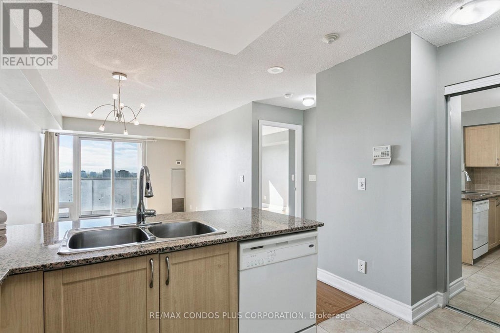 1202 - 7 North Park Road, Vaughan (beverley Glen)