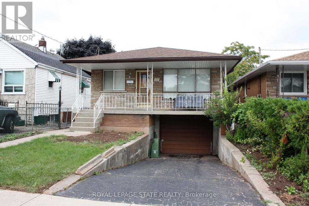 69 Adair Avenue N, Hamilton (mcquesten)