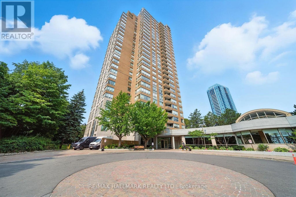 2002 - 215 Wynford Drive, Toronto (flemingdon Park)
