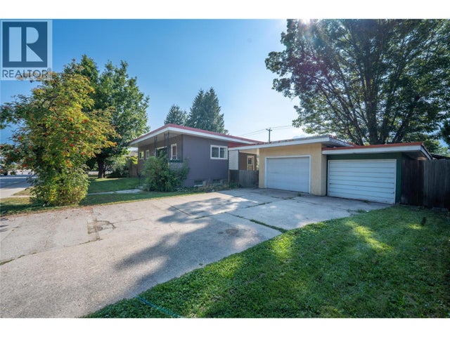 1003 Victoria Road, Revelstoke