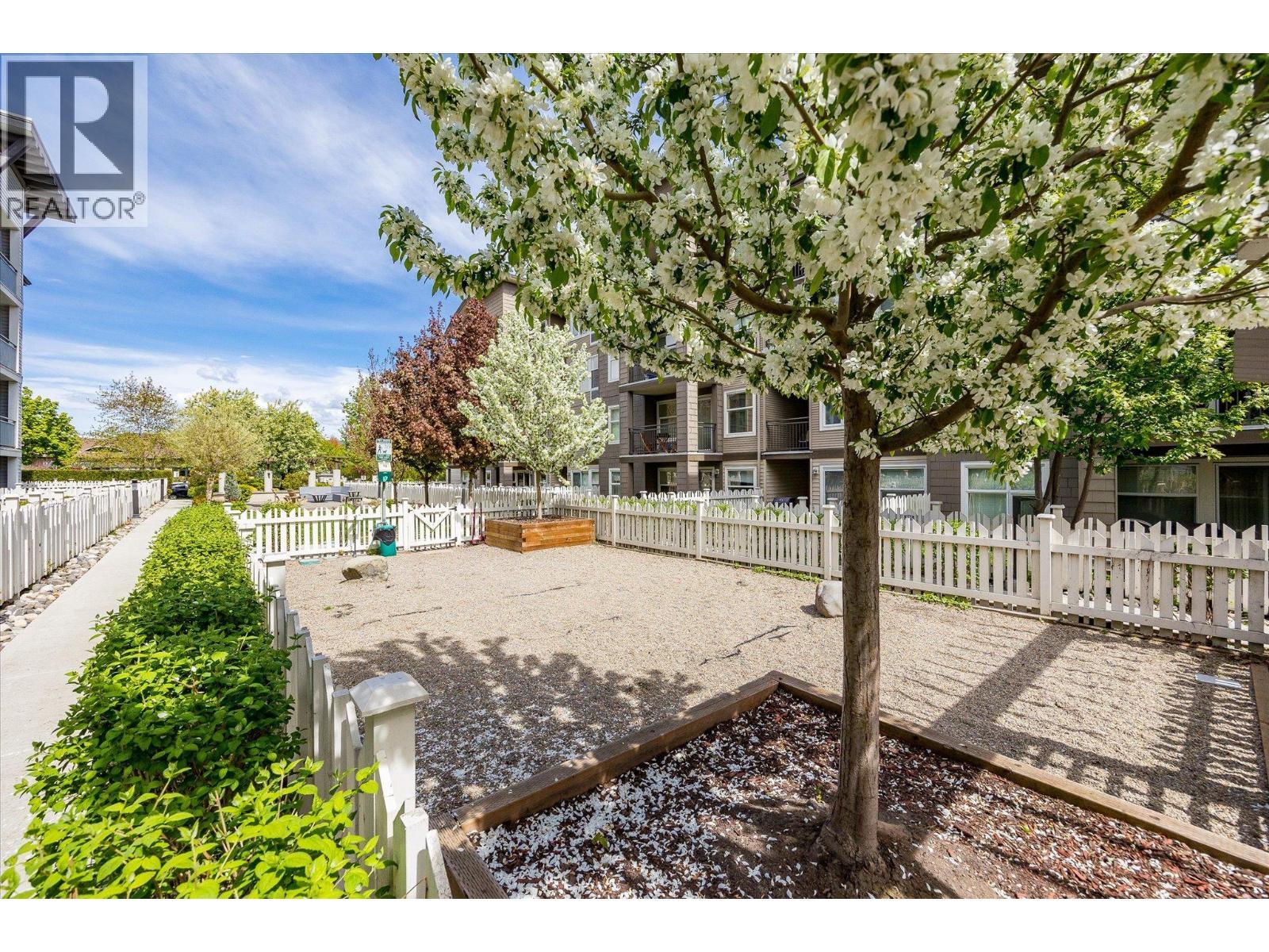539 Yates Road Unit# 215. Kelowna, British Columbia