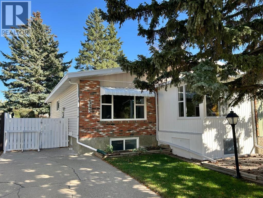 343 Laval Boulevard W, Lethbridge