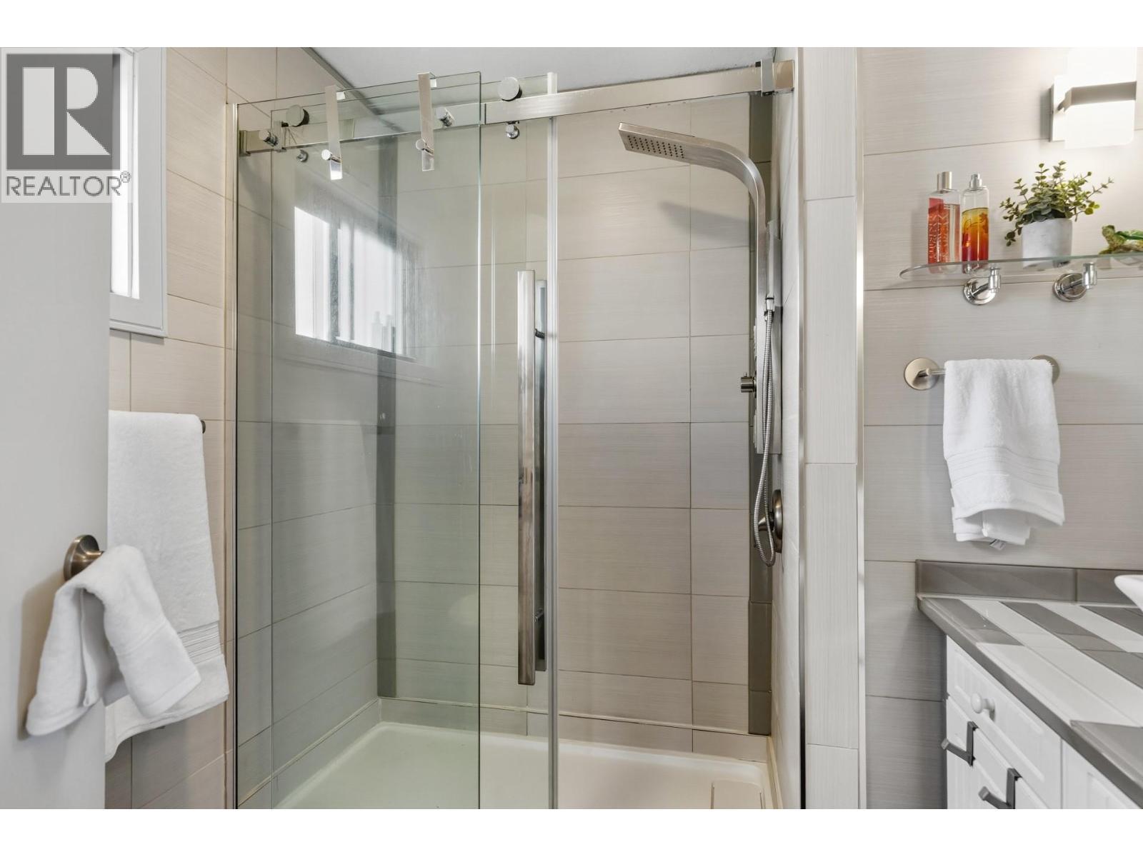 6555 Sherburn Road. Peachland, British Columbia