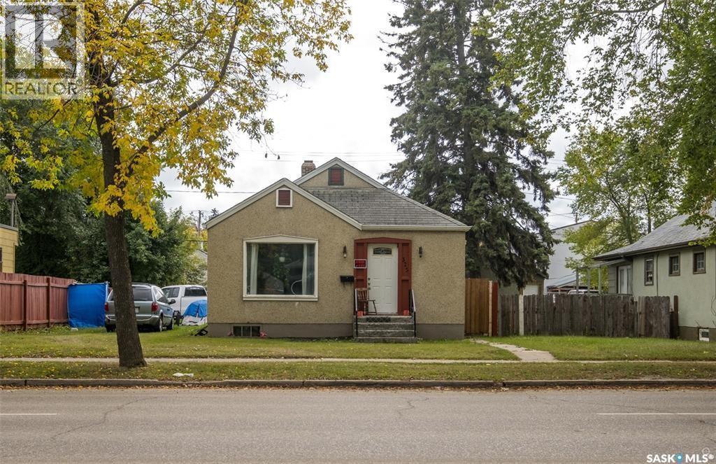 325 15th Street W, Prince Albert