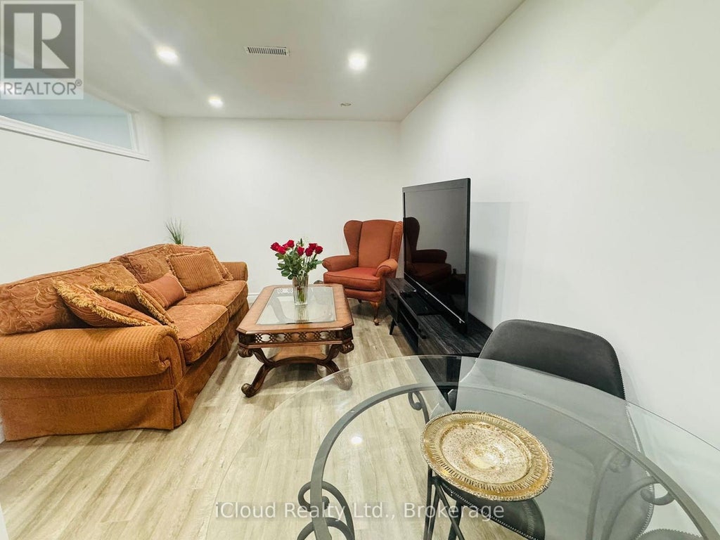 (basement) - 33 Gemini Road, Toronto (bayview Woods-Steeles)