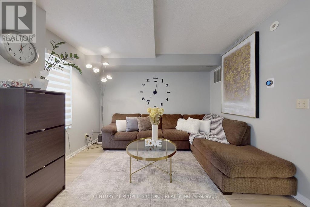 1028 - 3045 Finch Avenue W, Toronto (humbermede)