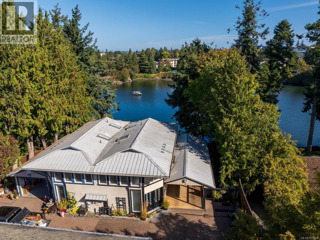 3 1004 Decosta Place, Esquimalt