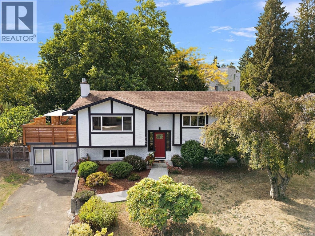 7254 Enid Place, Central Saanich