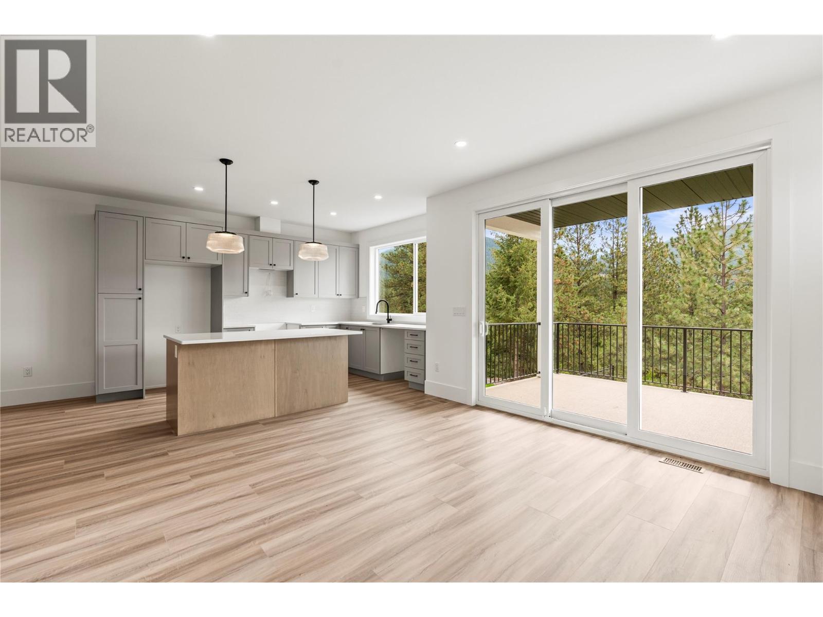 6997 Manning Place. Vernon, British Columbia