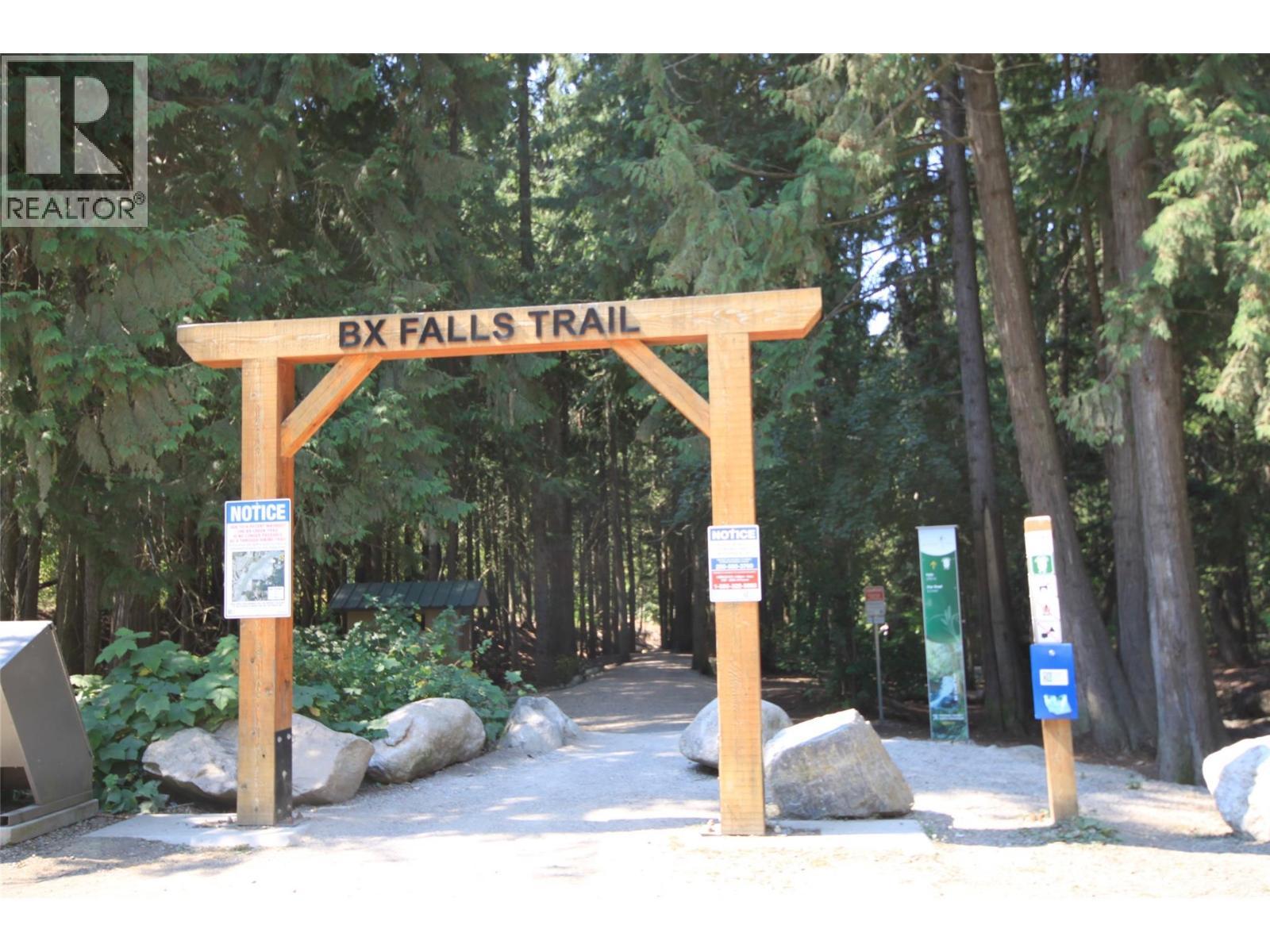 6997 Manning Place. Vernon, British Columbia