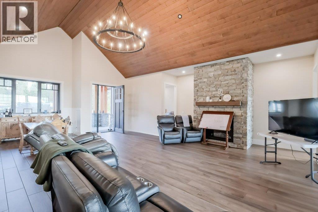 7839 Falcon Ridge Crescent. Kelowna, British Columbia