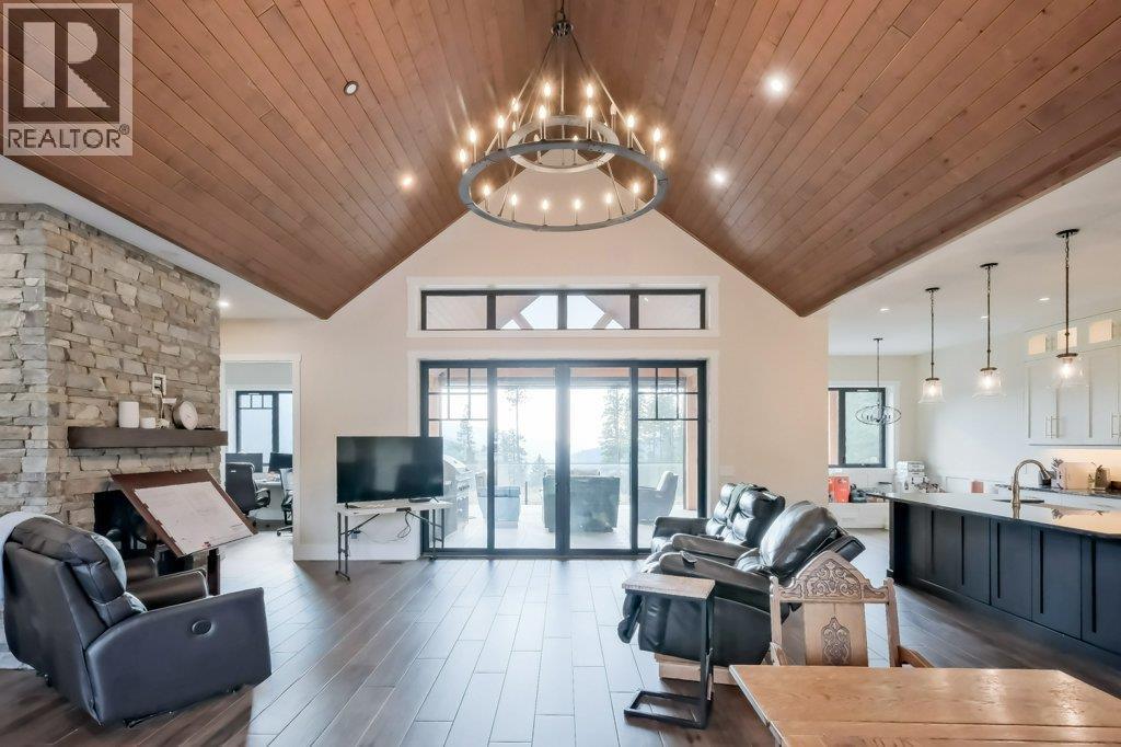 7839 Falcon Ridge Crescent. Kelowna, British Columbia