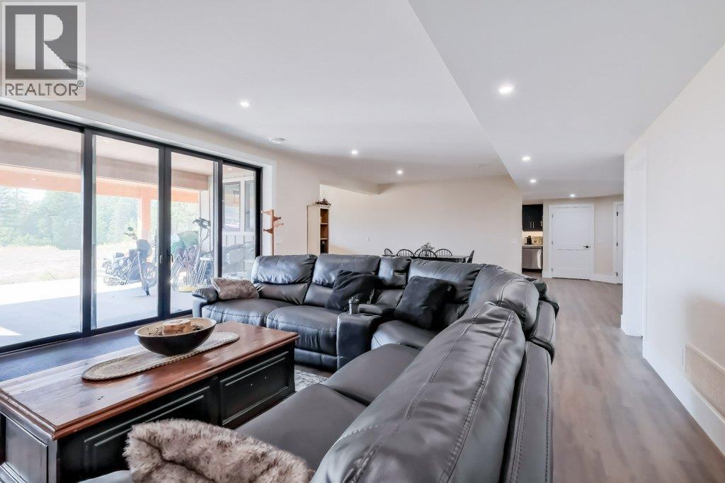 7839 Falcon Ridge Crescent. Kelowna, British Columbia